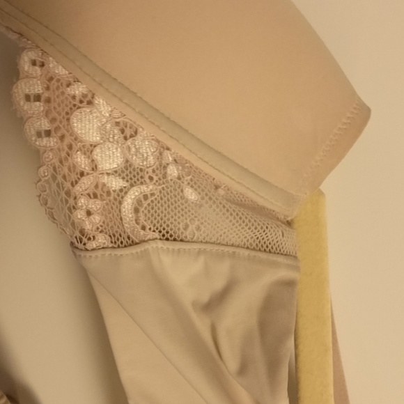 Nude bra - Picture 2 of 4